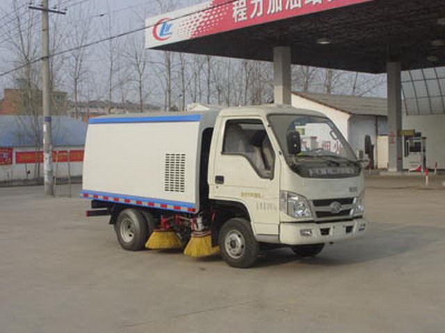 北汽福田扫路车